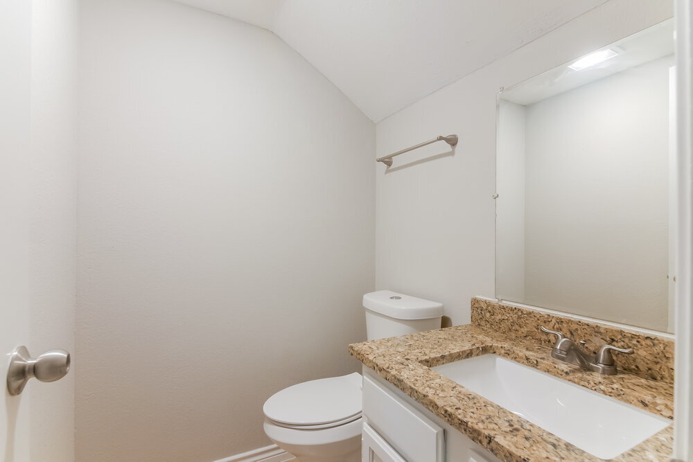 Building Photo - 4978 Briar Oaks Ln