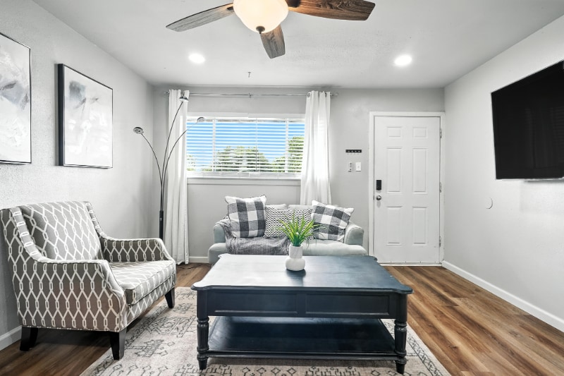 Primary Photo - 426 Penrose Dr