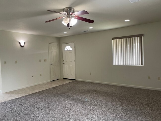 Building Photo - 3 BED 2 BATH W/ATTACHED MOTHER-IN-LAW SUITE *SOLAR PANELS ON ROOF = LOW ELECTRIC BILL*