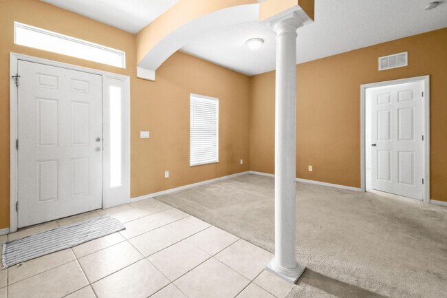 Building Photo - 6221 NW Hacienda Ln
