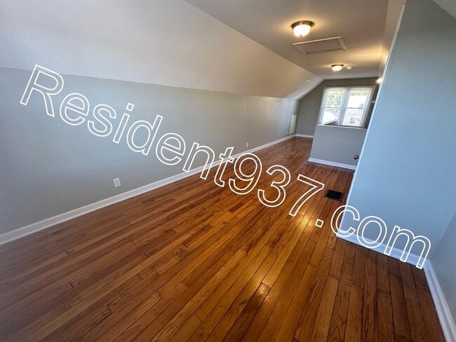 Building Photo - Cozy 3 Bed 1 bath home