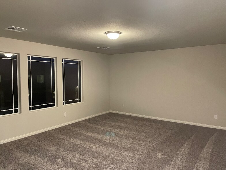 Building Photo - 4039 Lady Fern Ave