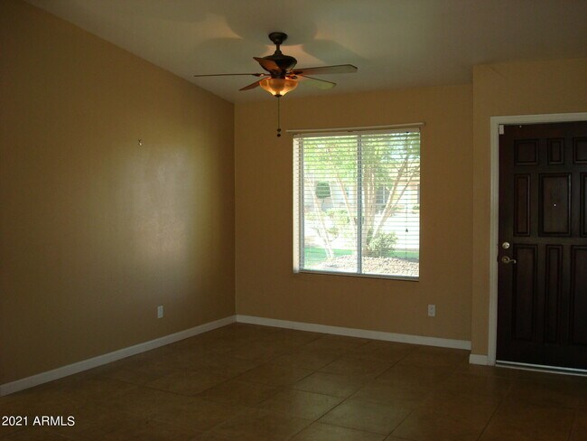 Building Photo - 3933 W Pershing Ave