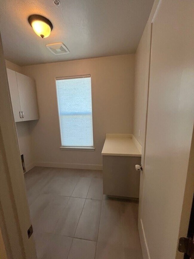 Building Photo - Coming Soon!