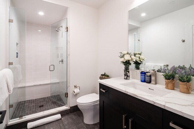 Building Photo - 66 Mountain Loop Rd