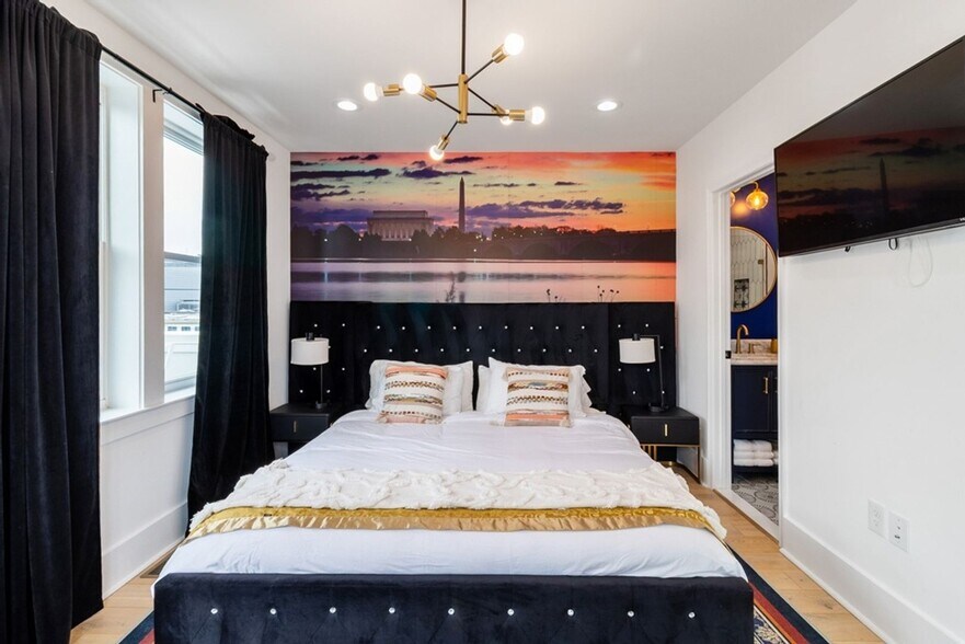 Building Photo - 1417 Montello Ave NE