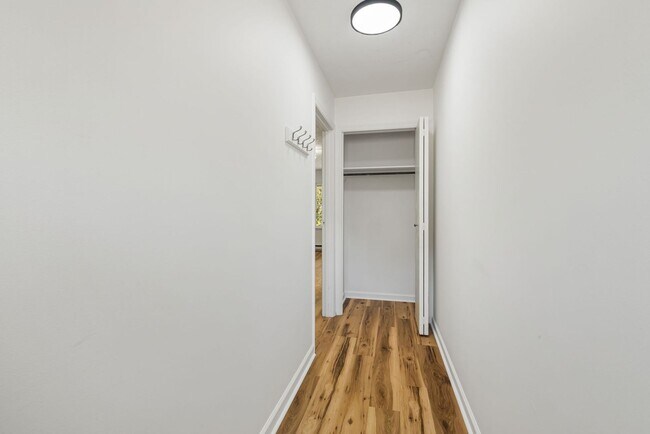 Building Photo - Chiles Avenue