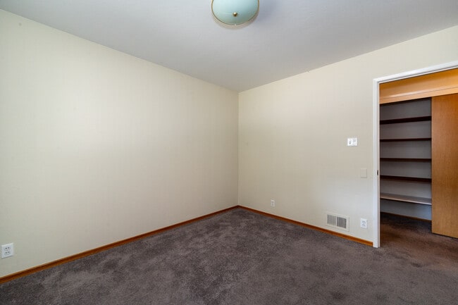 Building Photo - 1170 Tuolumne Ct