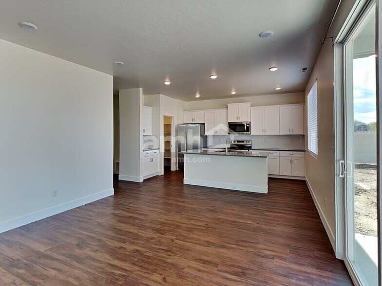 Building Photo - 9357 W Dove Creek St