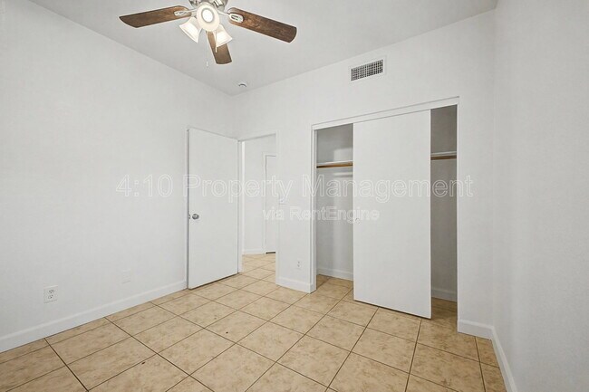 Building Photo - 280 S Elizabeth Way