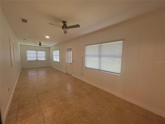 Building Photo - 22472 Tennyson Ave