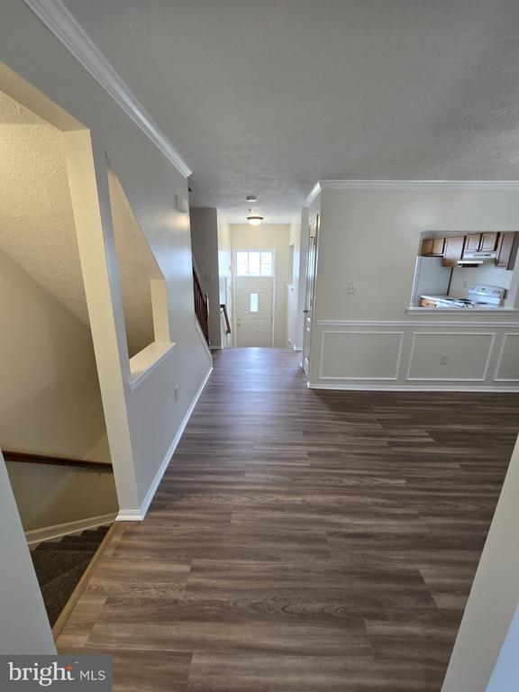 Building Photo - 6328 S Lake Ct