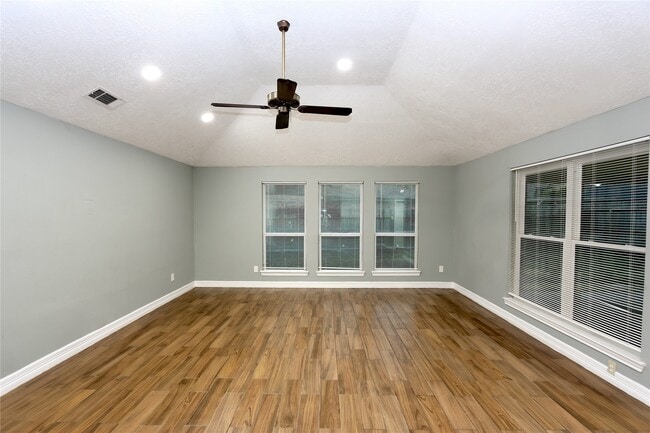 Building Photo - 16307 Hidden Gate Ct