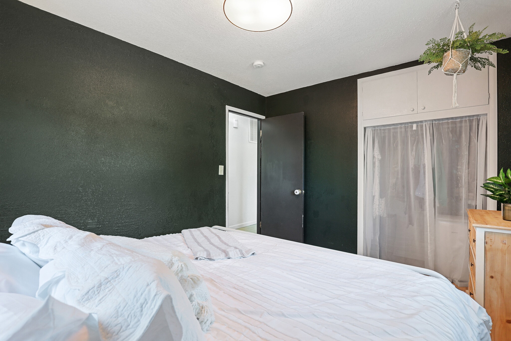 Building Photo - 2120 Rena Pl