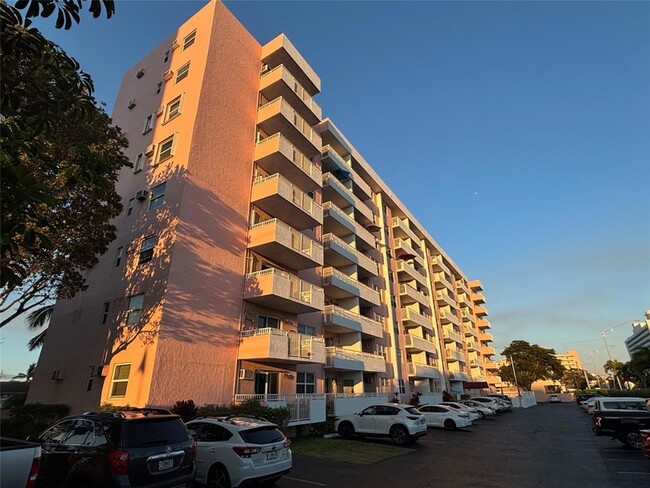 Building Photo - 3201 NE 14th Street Causeway