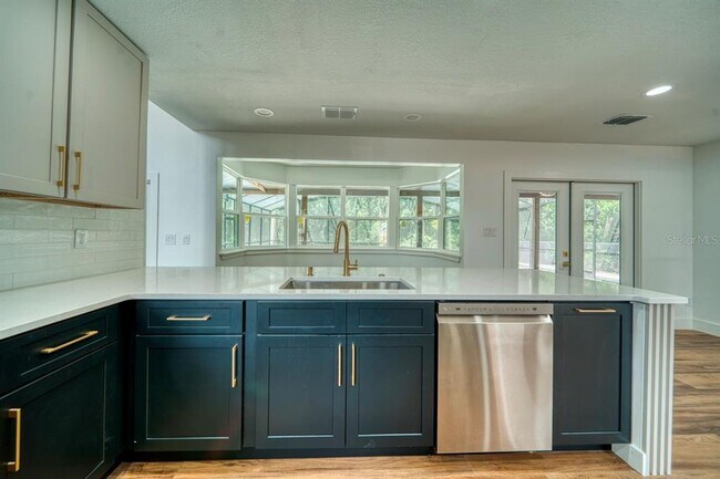 Building Photo - 1542 Sugarwood Cir