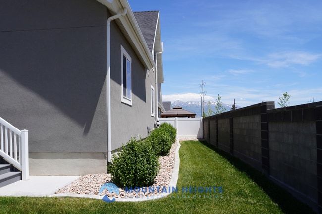 Building Photo - 3977 W Penstemon Wy