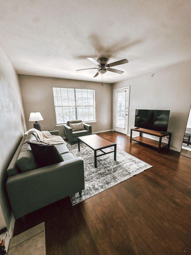 Building Photo - 1201 Cleveland St