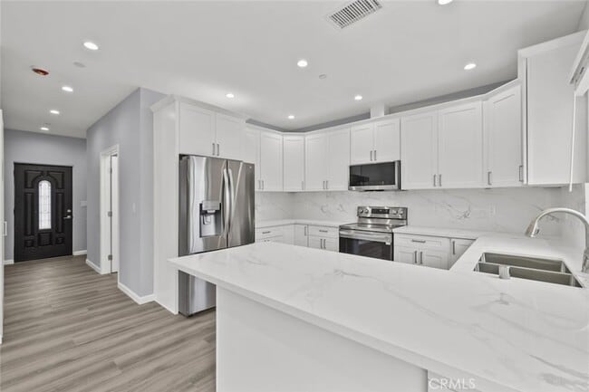 Building Photo - 15834 Eccles St
