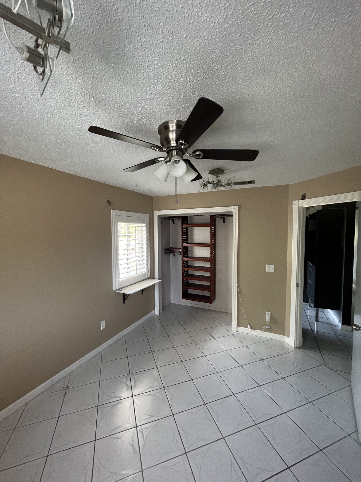 Building Photo - 11554 Thurston Way