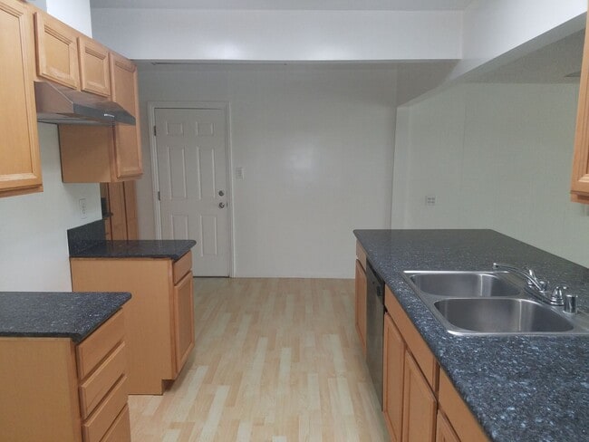 Building Photo - Large North Torrance House. Torrance Schools, Huge yard, 2 car garage hookups **OPEN HOUSE EVERY ...