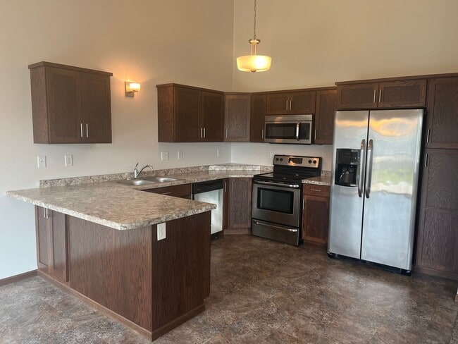 Building Photo - 3 Bed 3 Bath Twin Home