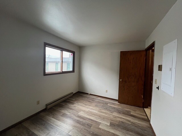 Building Photo - 909 Genrich St