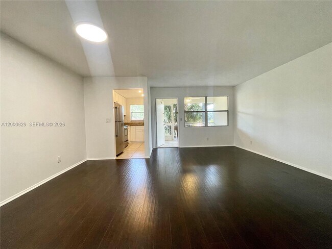 Building Photo - 250 Layne Blvd