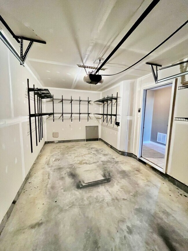 Building Photo - 44 Milestone Ct