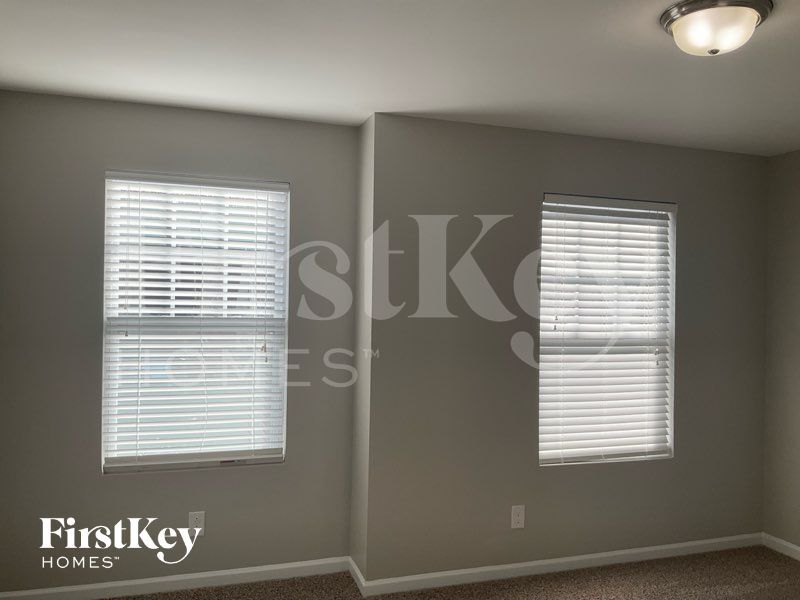 Building Photo - 267 Harrison Ln