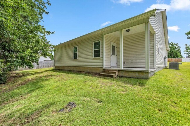 Building Photo - 148 Broadleaf Dr