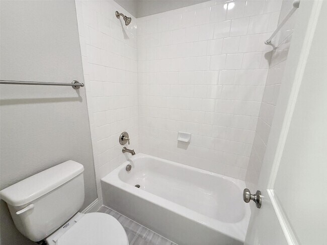 Building Photo - 6905 Broomsedge Dr