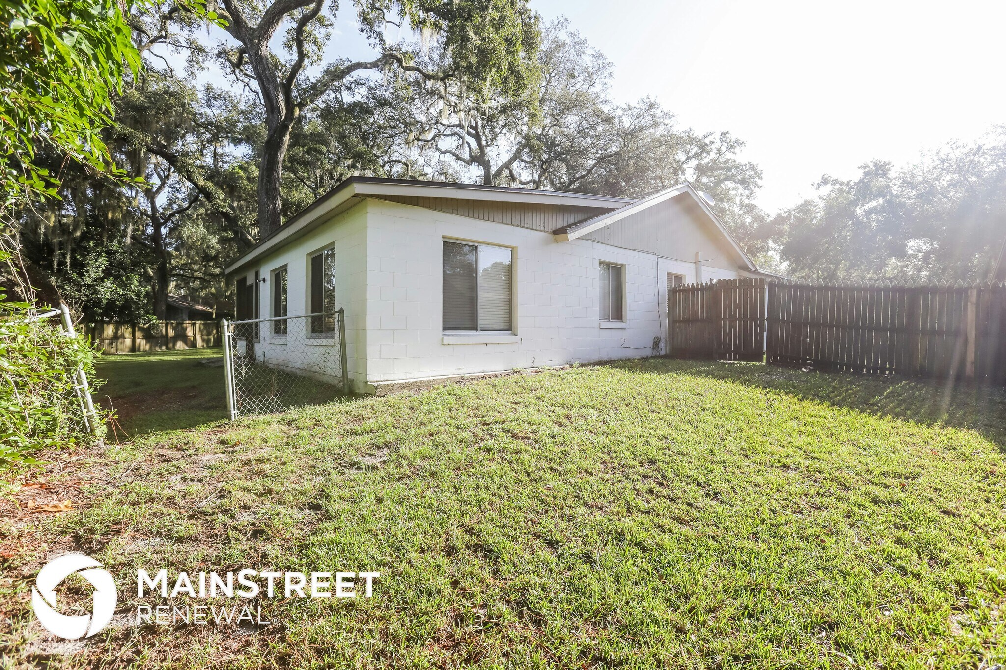 Building Photo - 105 Whispering Pines Ct