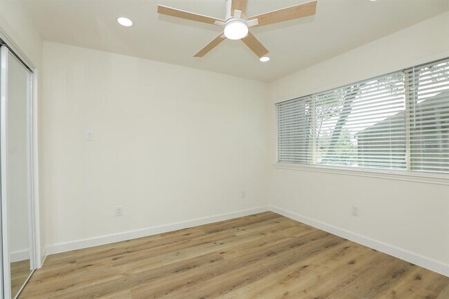 Building Photo - 2050 Augusta Dr