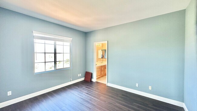 Building Photo - Stunning Two-Story Estate Home in the Gated and Lovely Champagne Crest Community of Fallbrook!