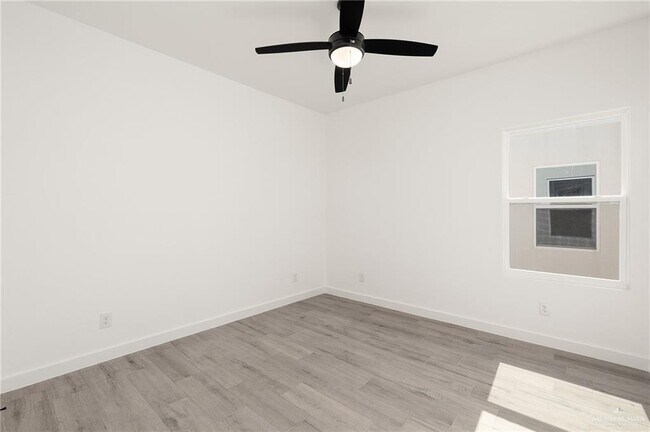 Building Photo - 2609 Mockingbird Rd