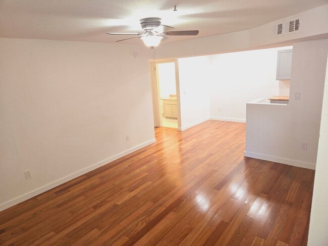 Building Photo - Freshly Remodeled 2 Bed, 2 Bath Condo in The Arbors!! Students OK! Avail. July 19th!