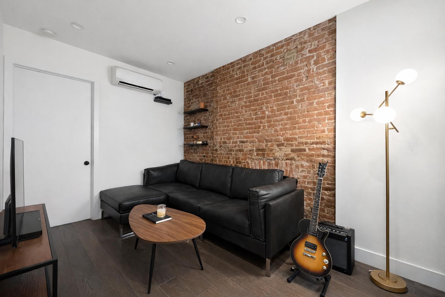 Building Photo - 346 W 52nd St