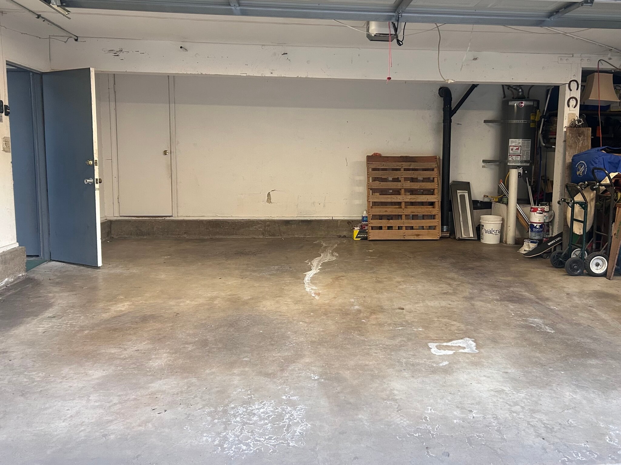 Building Photo - 8138 Pershing Dr