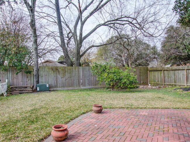 Building Photo - 10815 Montverde Ln