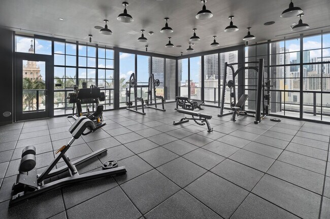 Building Photo - 215 SW 5th Ave