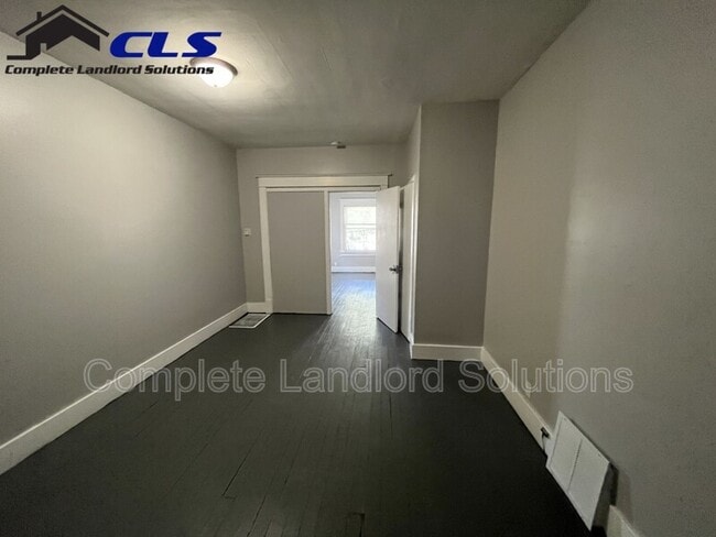 Building Photo - 1231 S 10th St