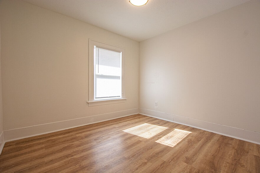 Building Photo - 106 N 38th St