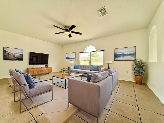 Building Photo - The perfect haven - 4Bedrooms / 2.5Bath family home at Orlando!