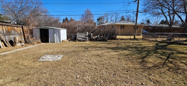 Building Photo - Beautiful Virginia Vale 4 Bedroom Split Level - New Paint, Carpet, Blinds - AVAILABLE NOW!