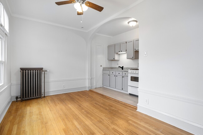 Building Photo - 2342 N Spaulding Ave