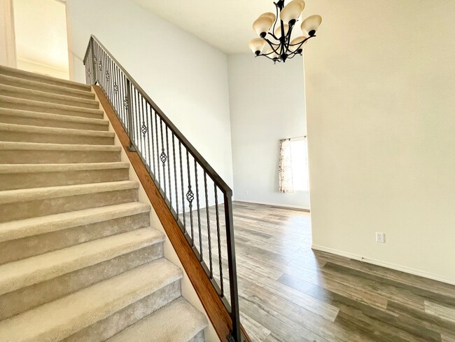Building Photo - Beautiful Single Family Home Available Soon!