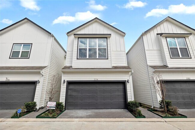 Building Photo - 2214 Roozy Lk Ln