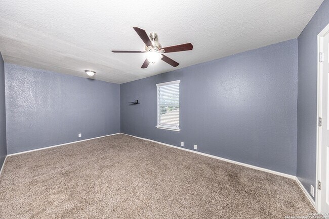 Building Photo - 12606 Texas Gold