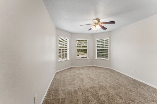 Building Photo - 21915 Sunvolt Ct
